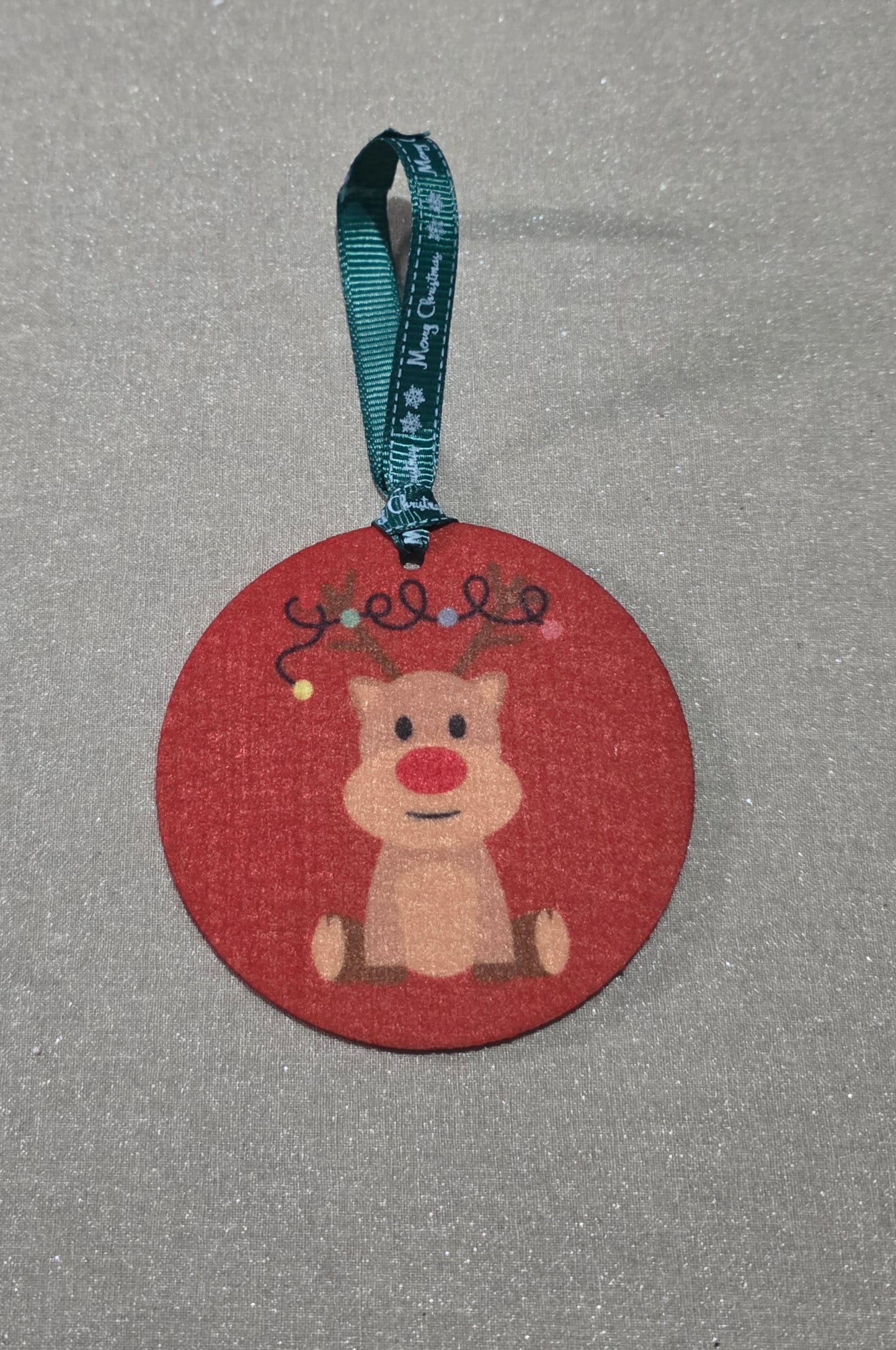 Circle reindeer bauble
